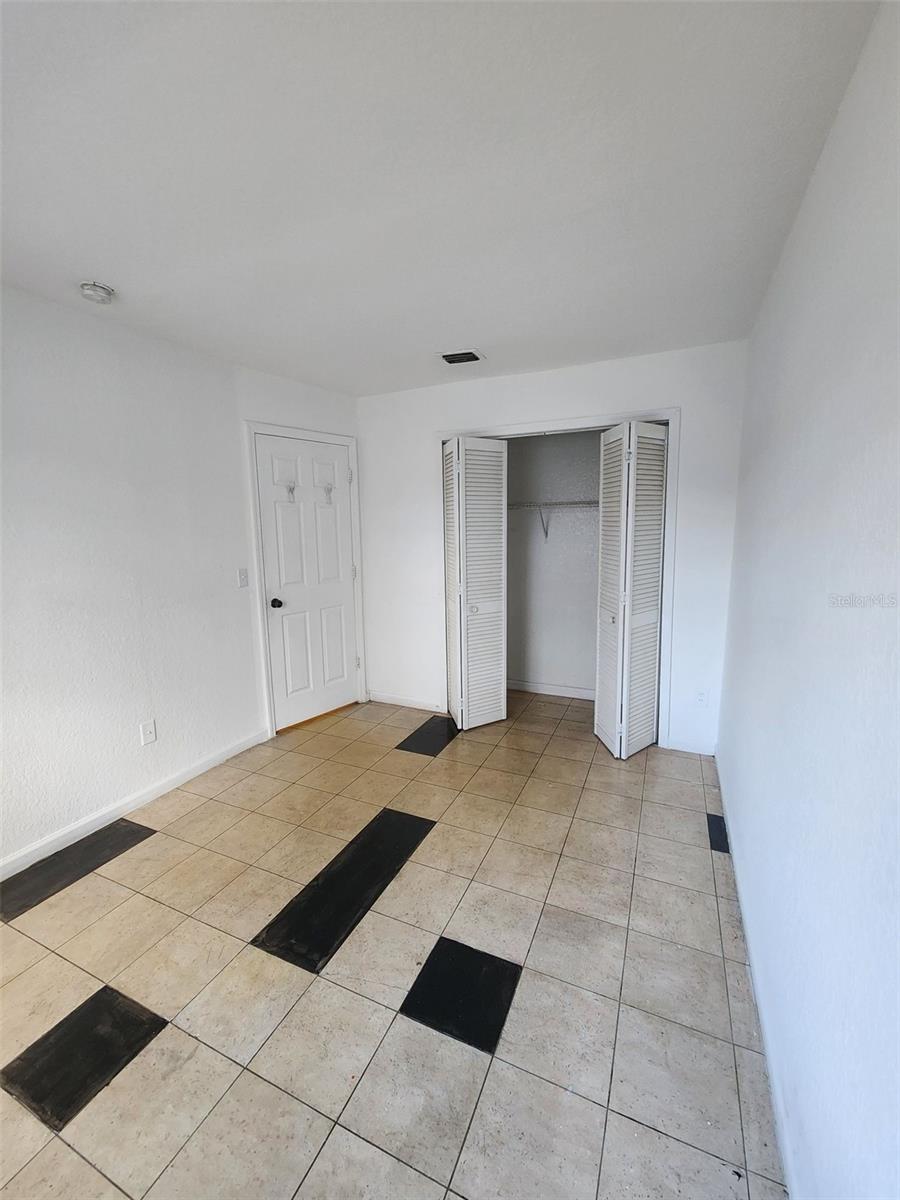 VICTORIA PARK - Residential Lease