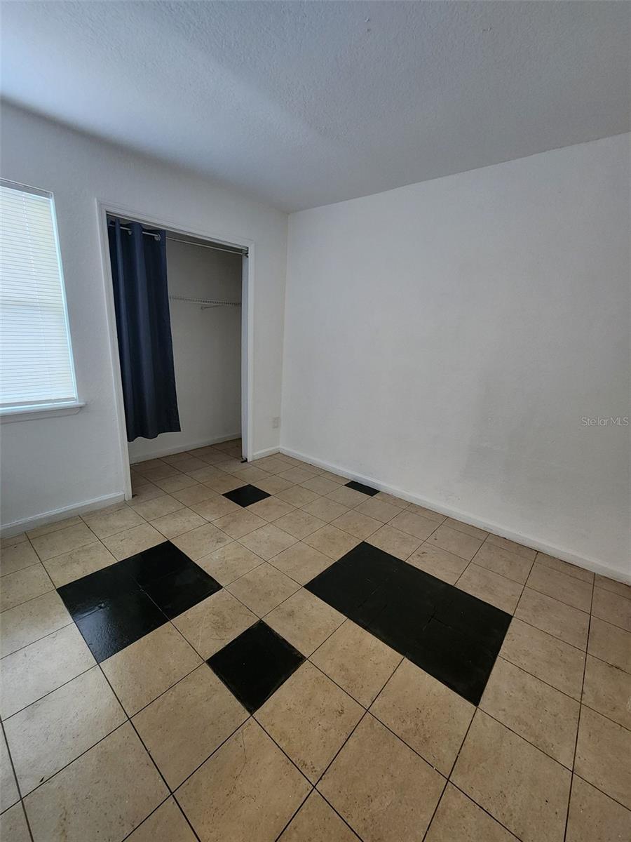 VICTORIA PARK - Residential Lease