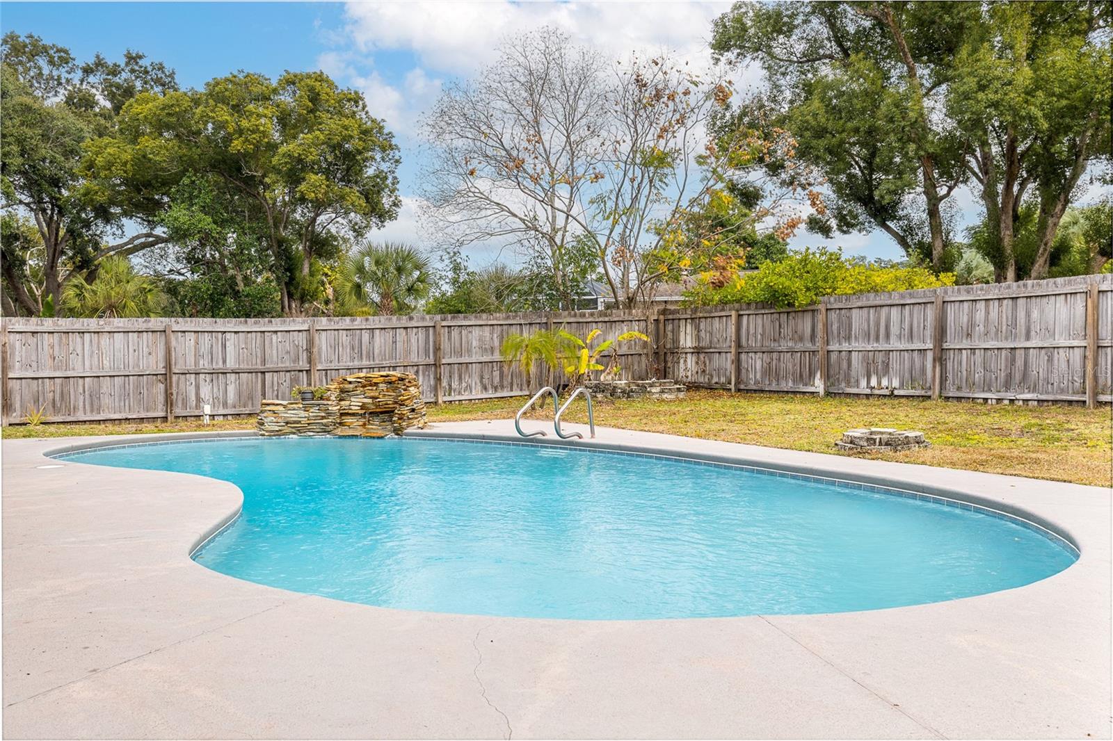 MEADOWS WEST - Residential