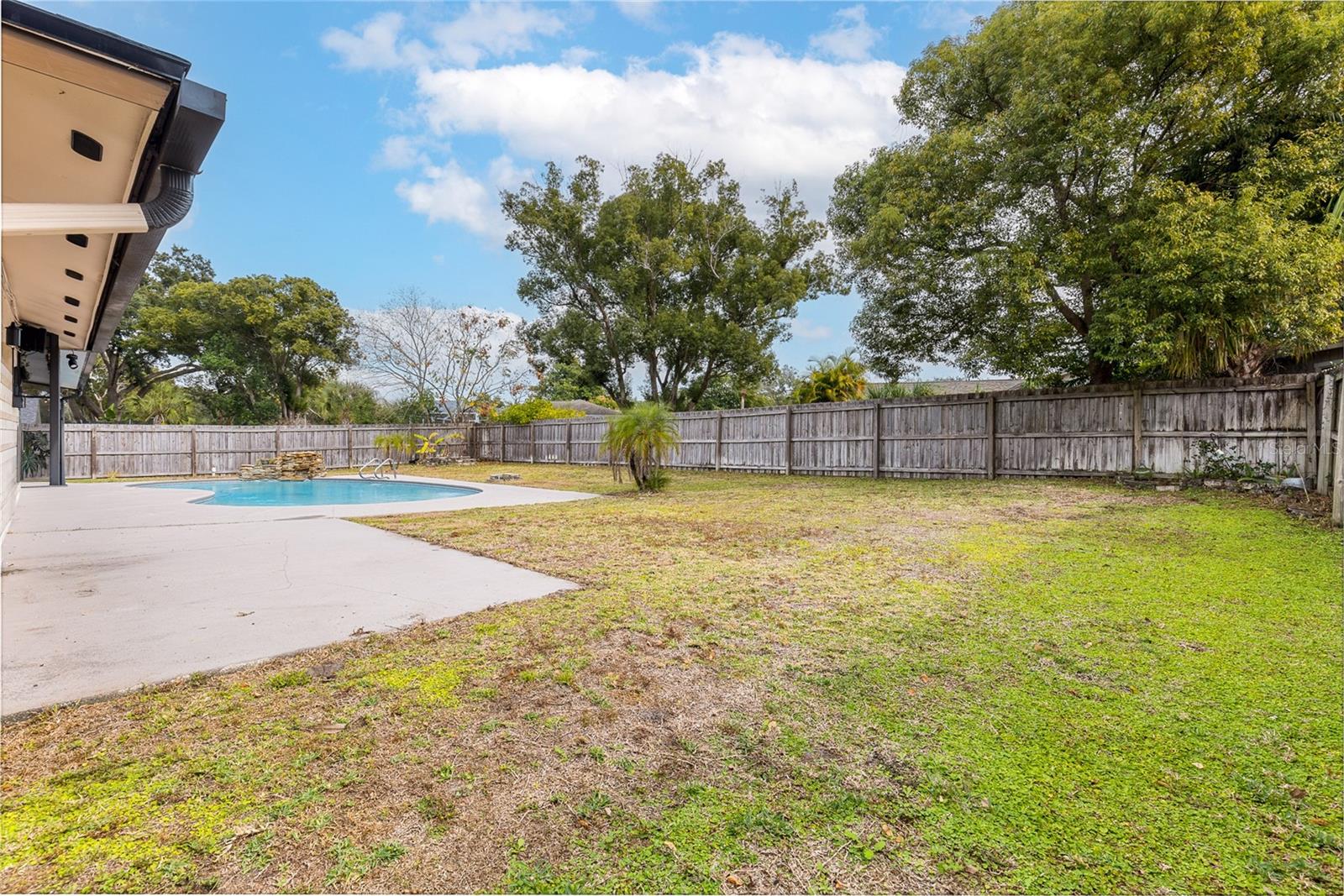 MEADOWS WEST - Residential