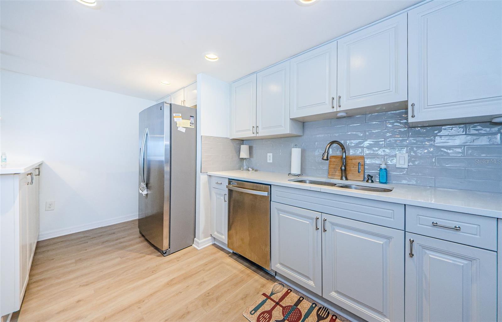 CLEARWATER POINT 8 TENNIS - Residential Lease