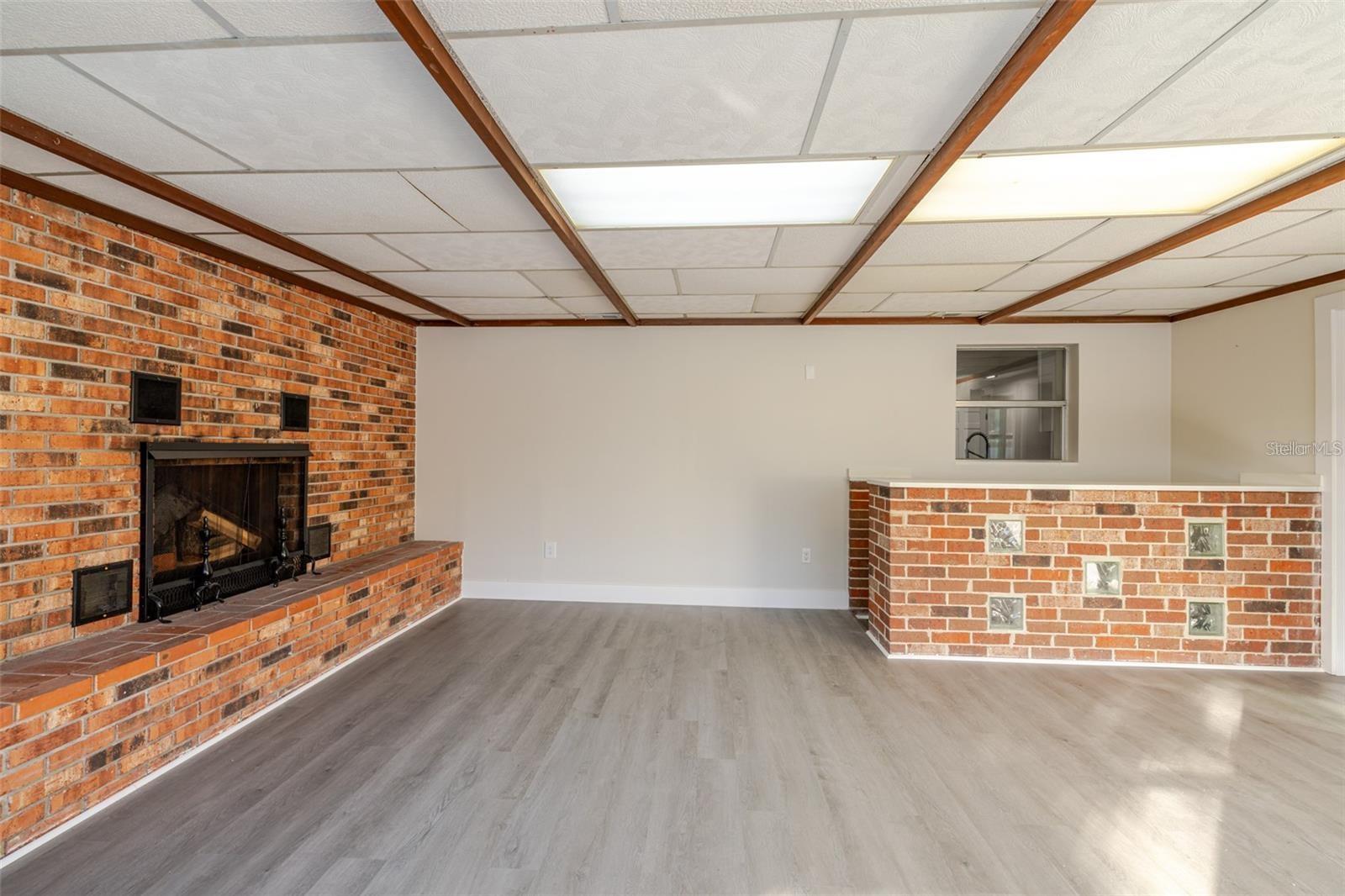 TAMPA SHORES INC #1 UN 1A REP - Residential