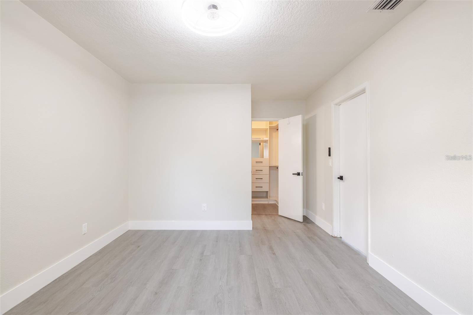 TAMPA SHORES INC #1 UN 1A REP - Residential