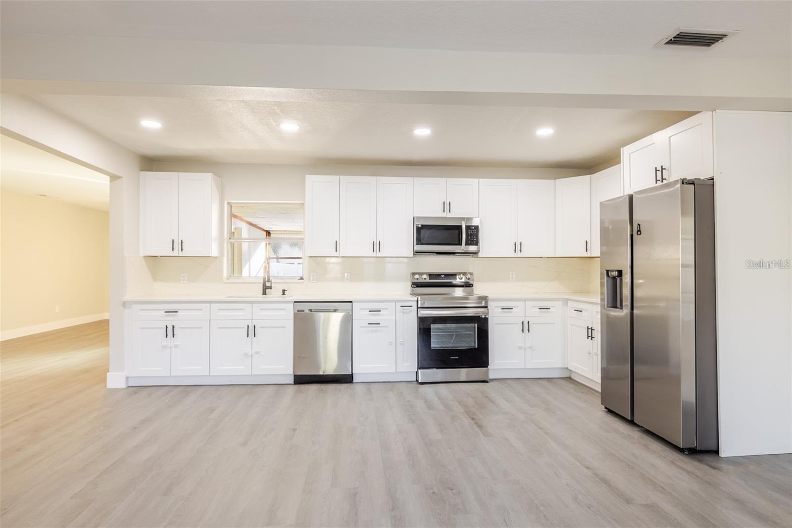 TAMPA SHORES INC #1 UN 1A REP - Residential