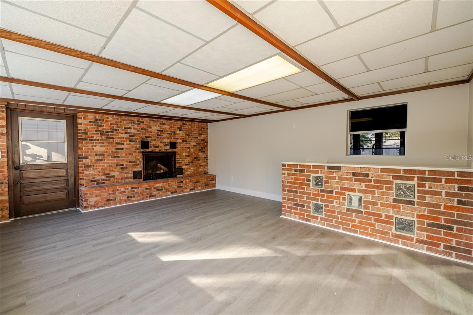 TAMPA SHORES INC #1 UN 1A REP - Residential