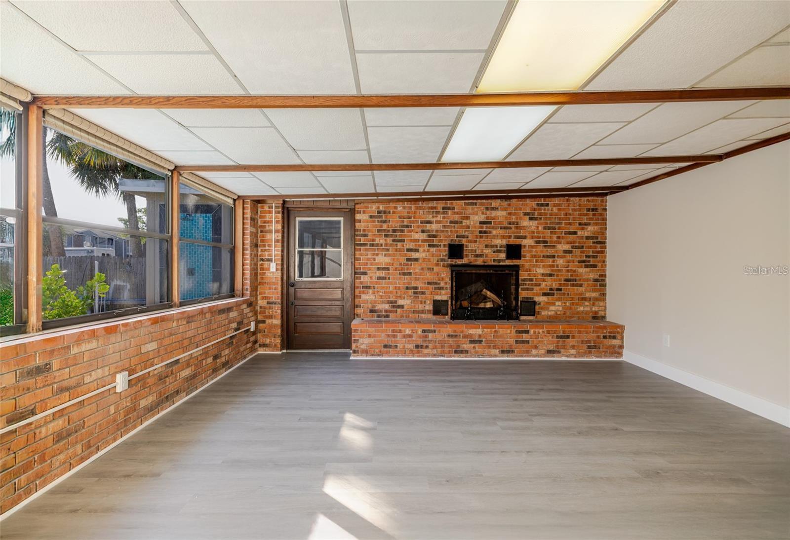 TAMPA SHORES INC #1 UN 1A REP - Residential