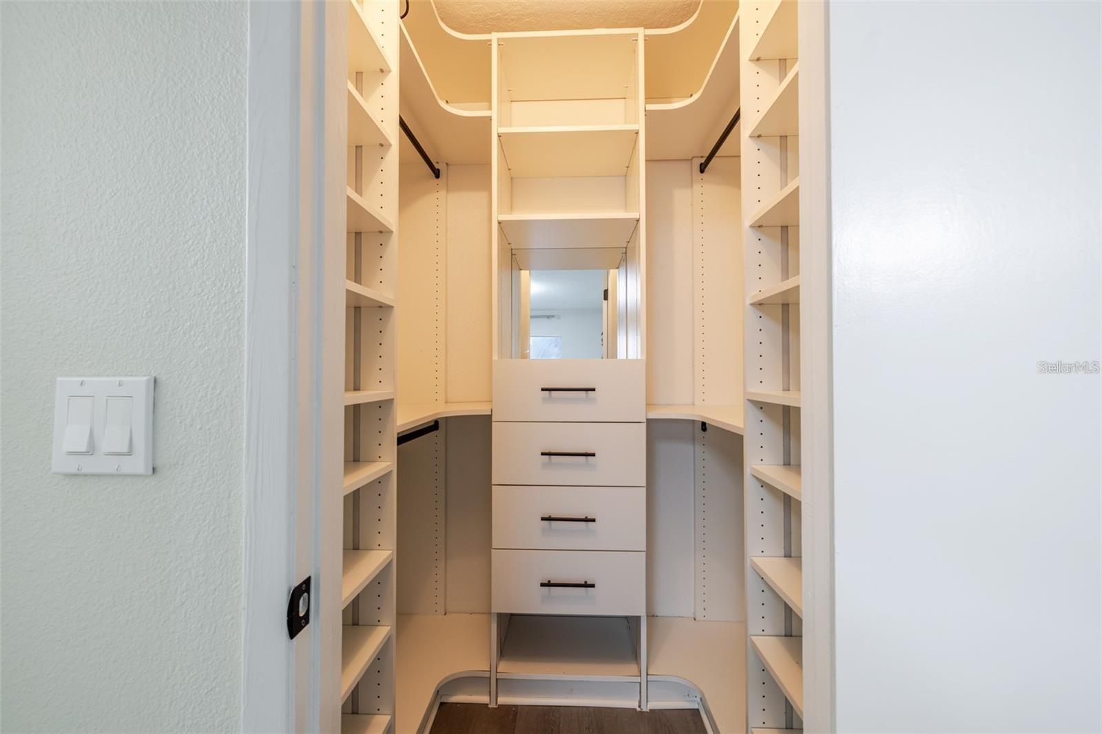 TAMPA SHORES INC #1 UN 1A REP - Residential