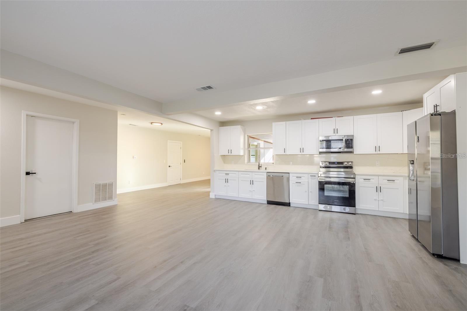 TAMPA SHORES INC #1 UN 1A REP - Residential