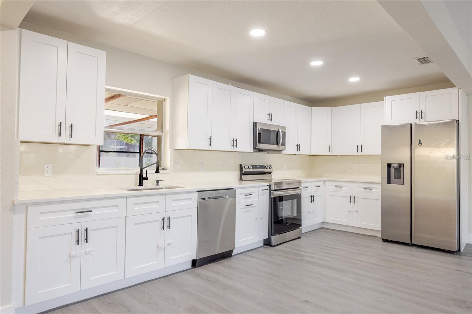 TAMPA SHORES INC #1 UN 1A REP - Residential