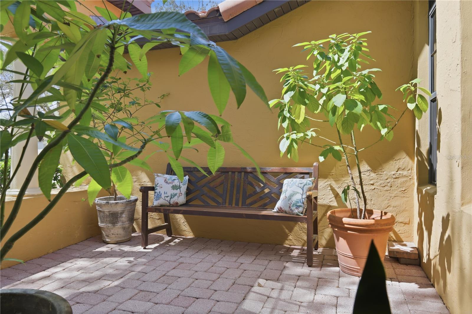 RIVIERA BELLA UNIT 01 - Residential