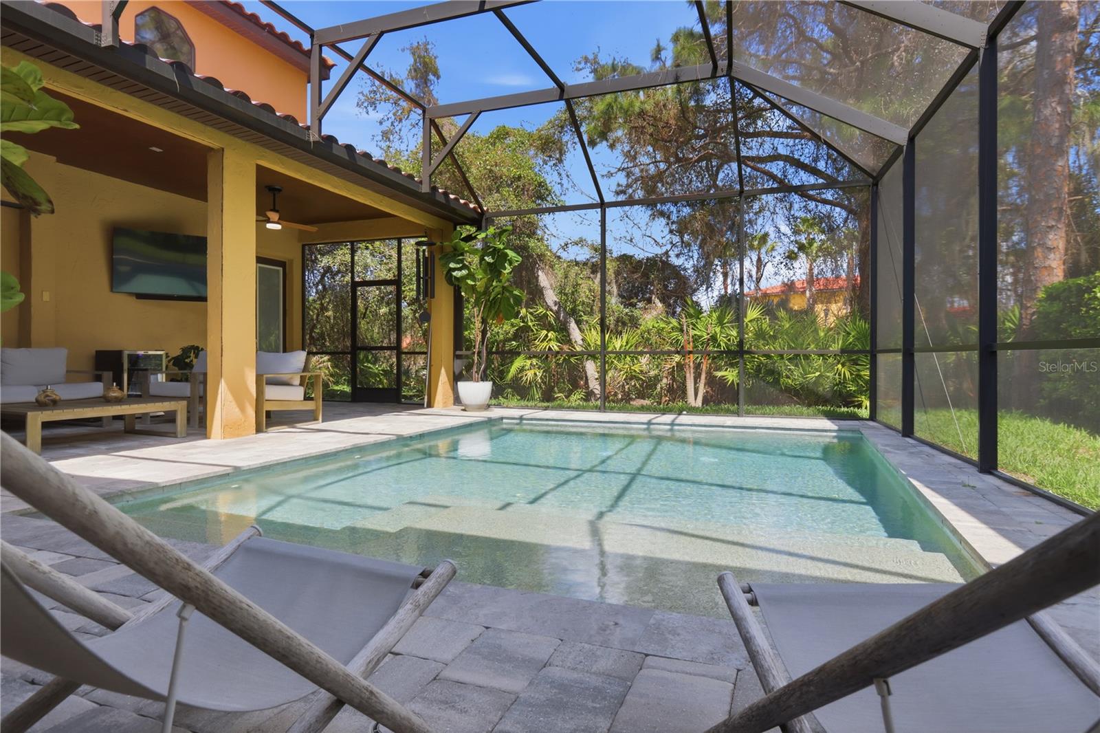 RIVIERA BELLA UNIT 01 - Residential