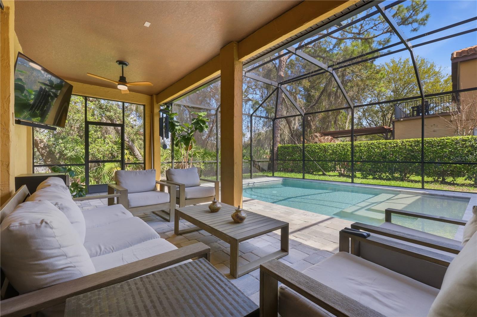 RIVIERA BELLA UNIT 01 - Residential