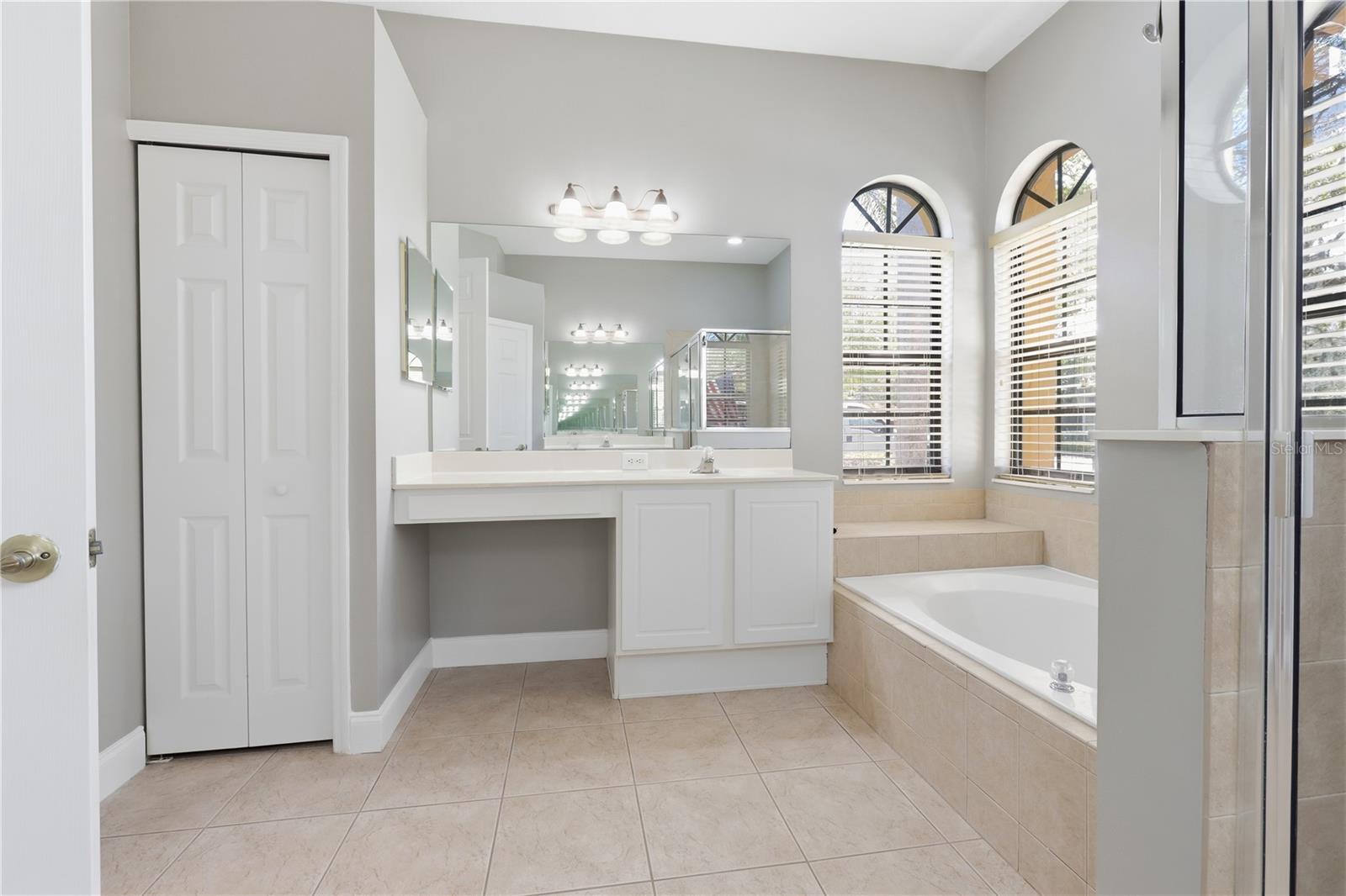 RIVIERA BELLA UNIT 01 - Residential