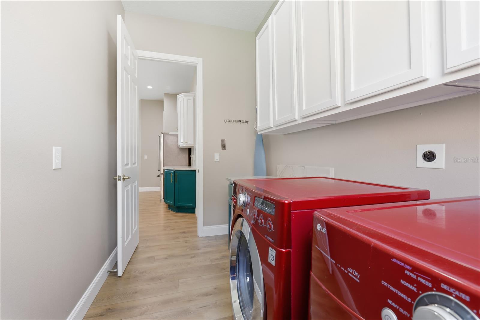 RIVIERA BELLA UNIT 01 - Residential