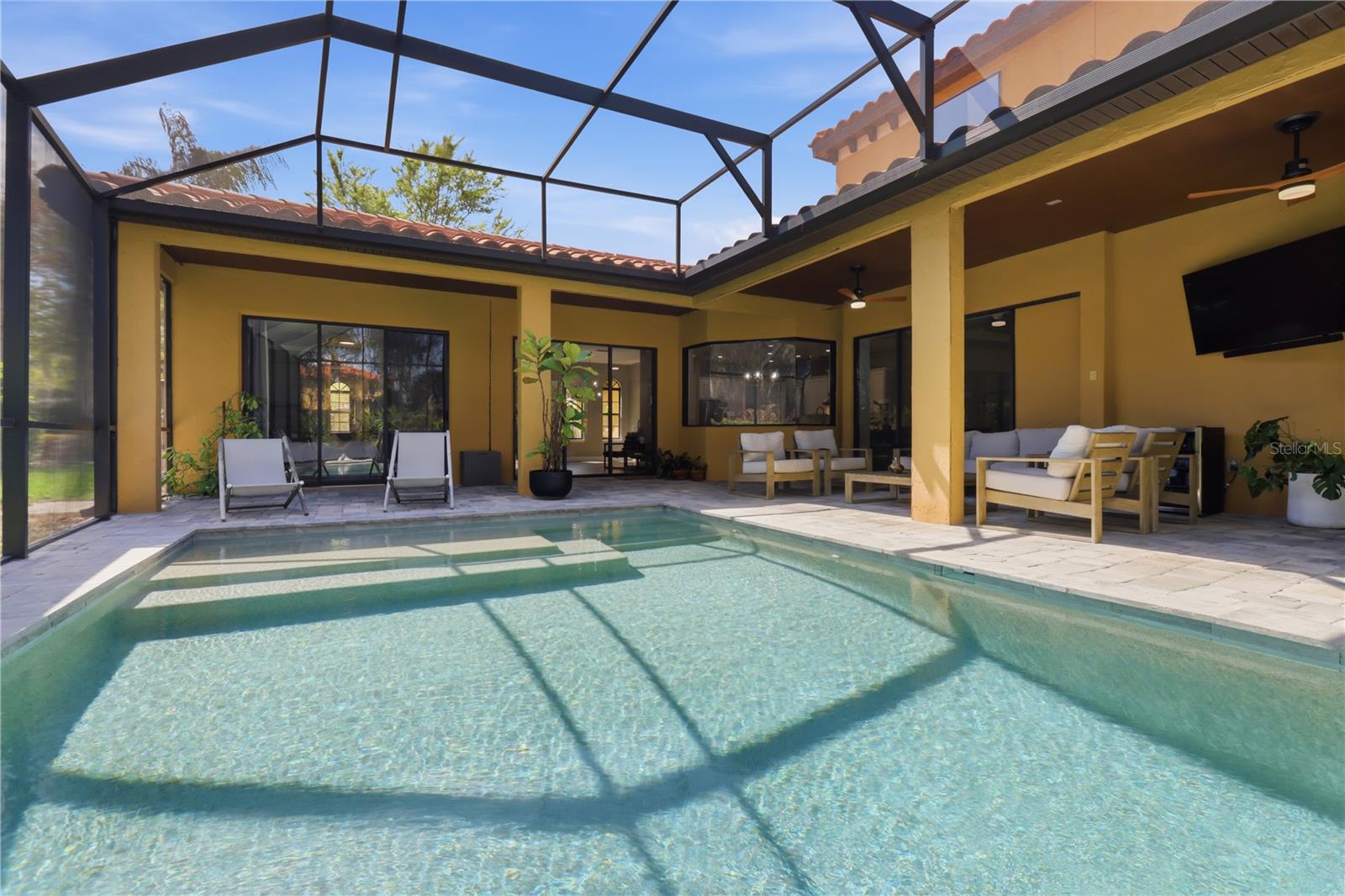 RIVIERA BELLA UNIT 01 - Residential