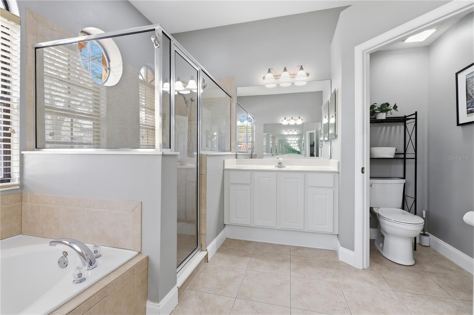 RIVIERA BELLA UNIT 01 - Residential