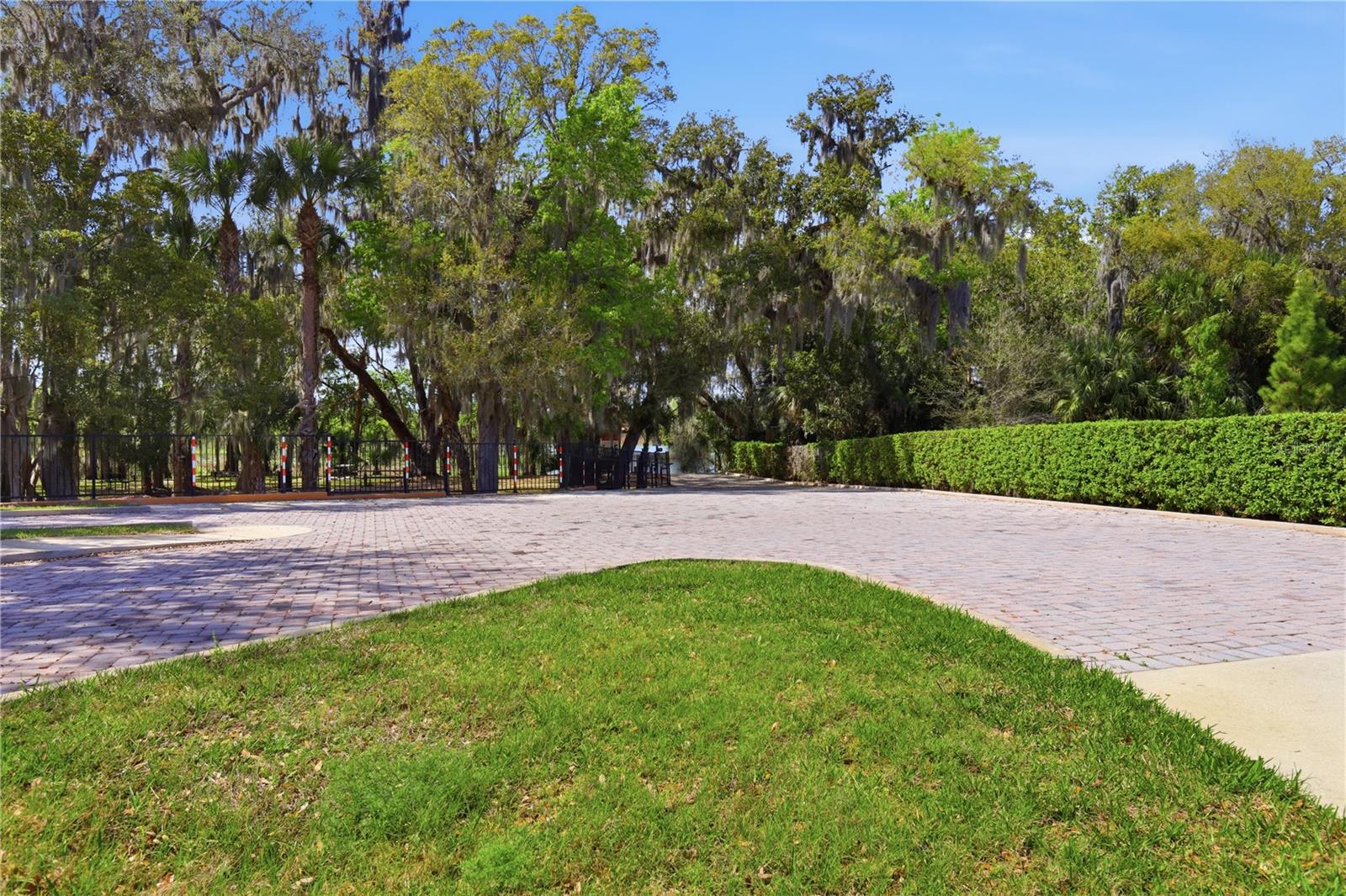 RIVIERA BELLA UNIT 01 - Residential