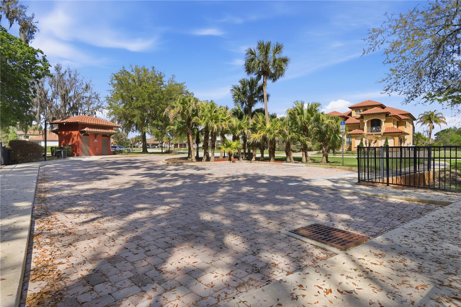 RIVIERA BELLA UNIT 01 - Residential