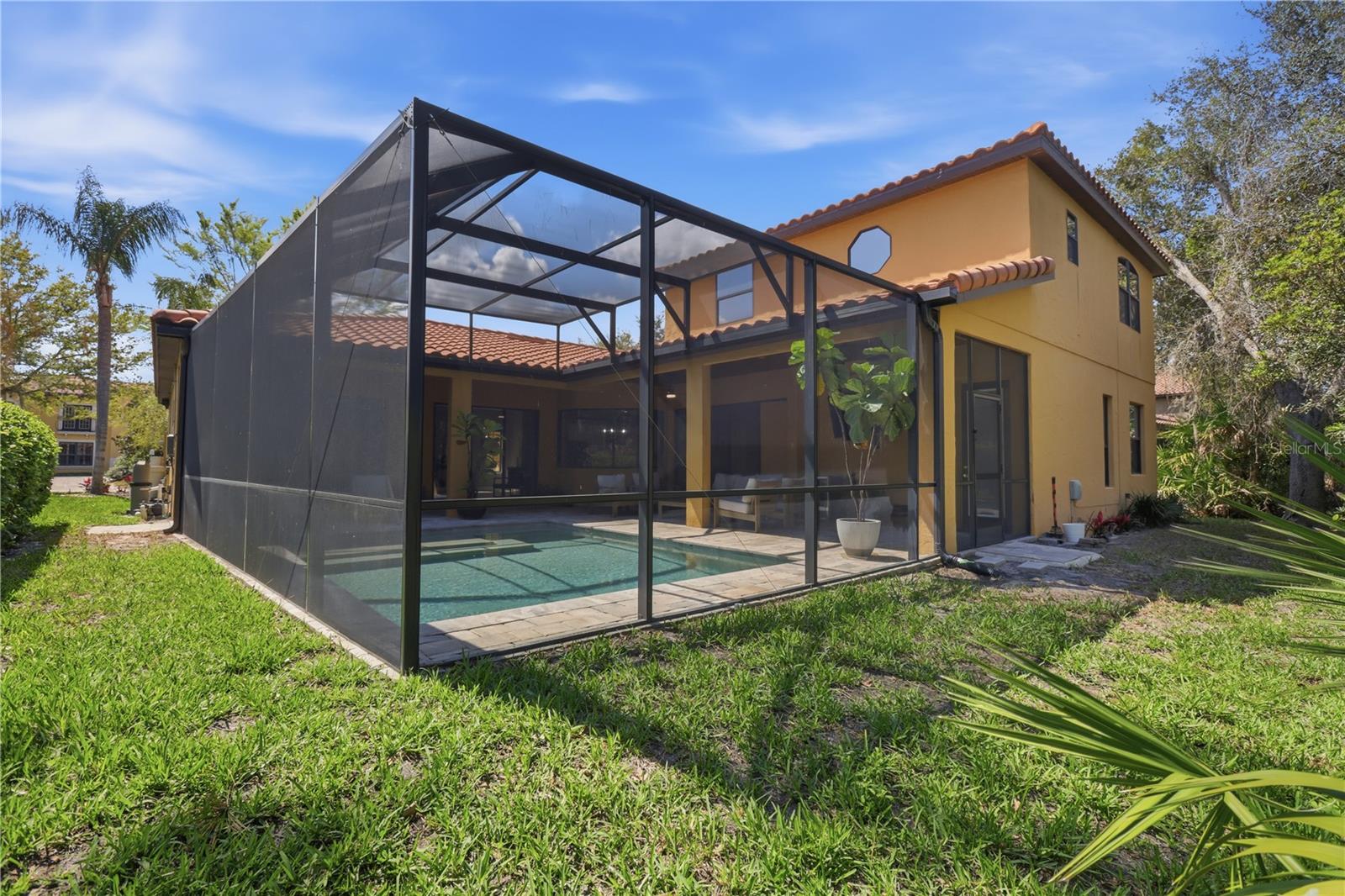 RIVIERA BELLA UNIT 01 - Residential