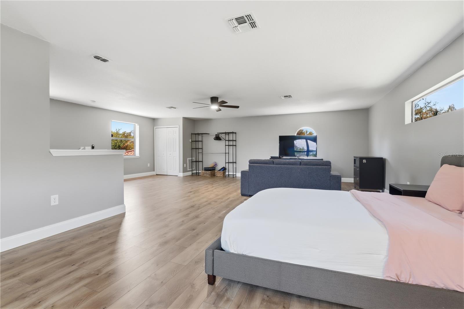 RIVIERA BELLA UNIT 01 - Residential