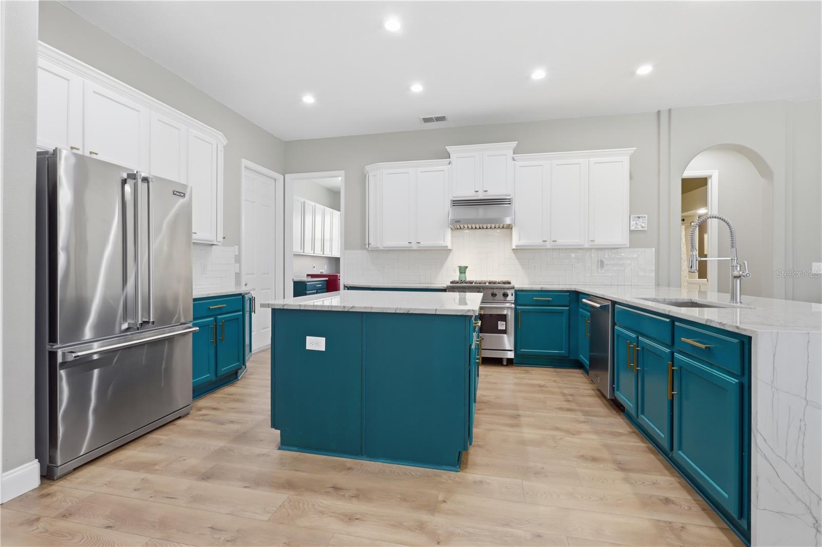 RIVIERA BELLA UNIT 01 - Residential