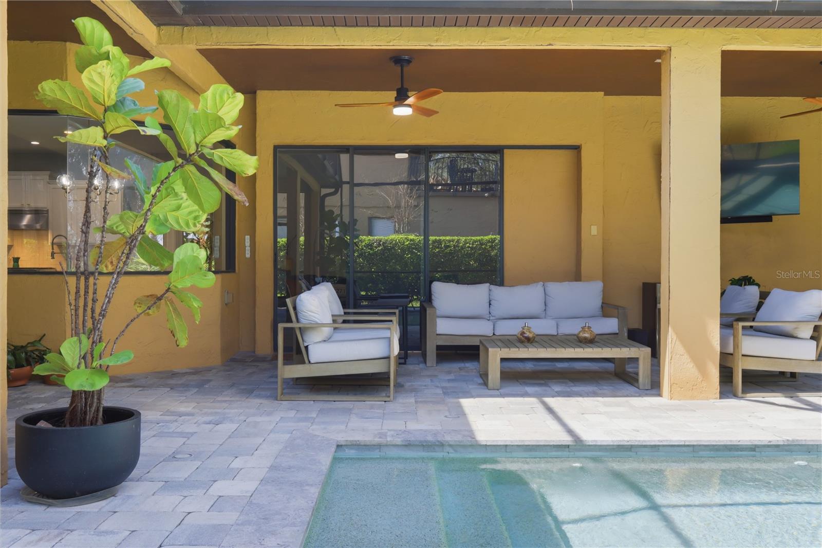 RIVIERA BELLA UNIT 01 - Residential