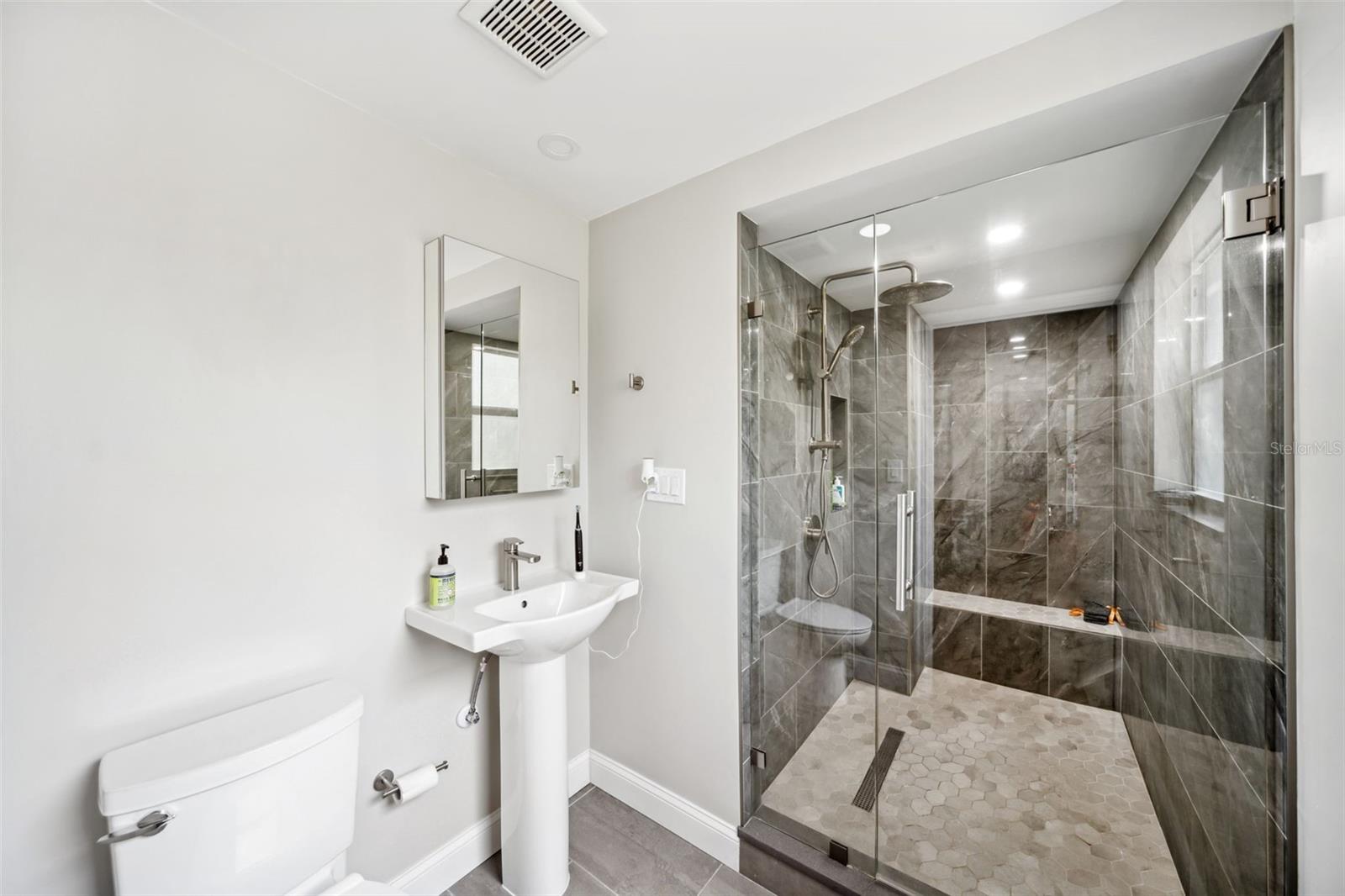 MONTICELLO PARK - Residential