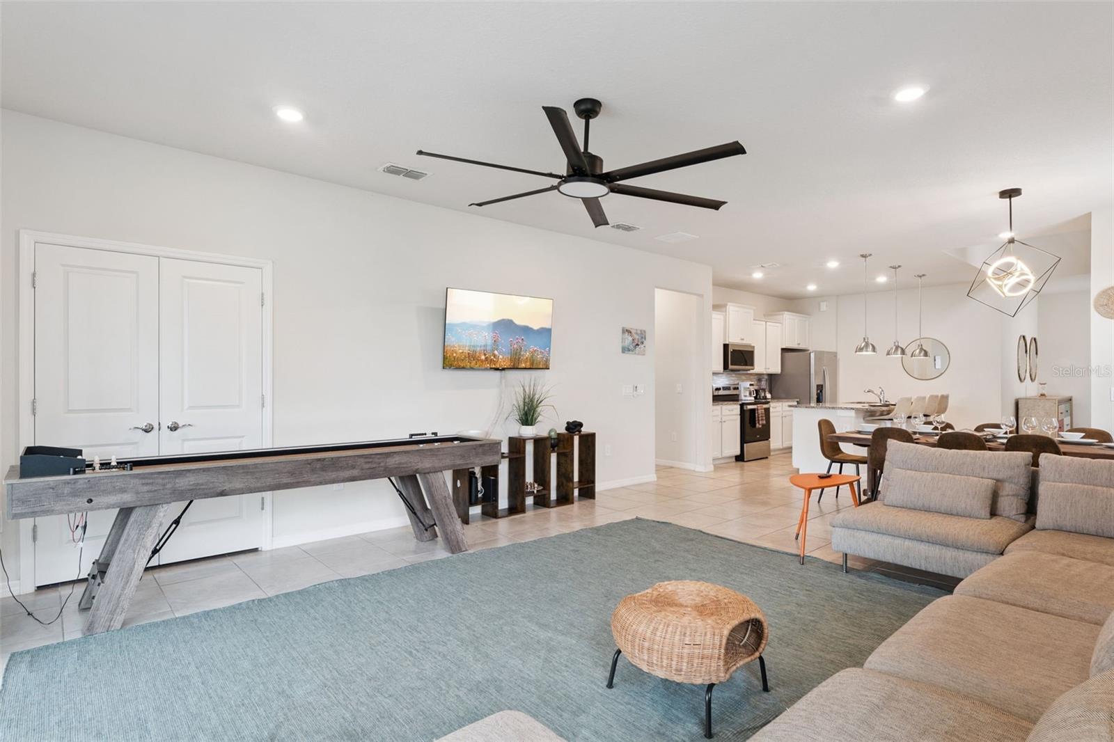 WINDSOR ISLAND RESIDENCE PH 2B - Residential