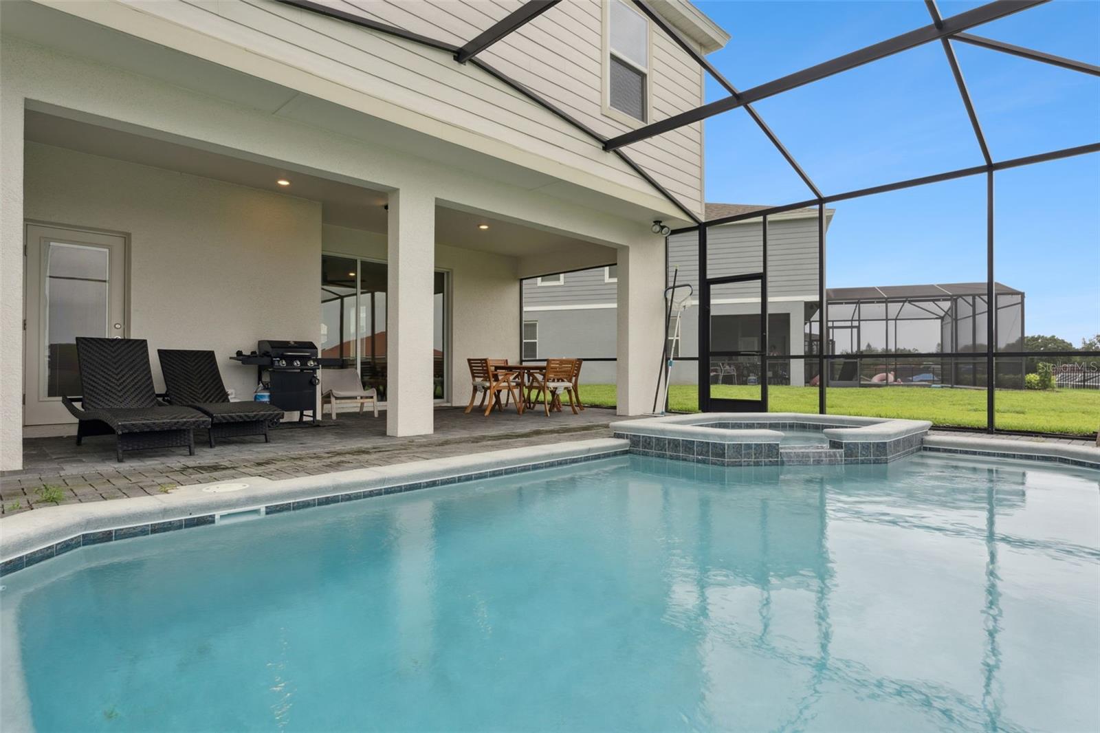 WINDSOR ISLAND RESIDENCE PH 2B - Residential