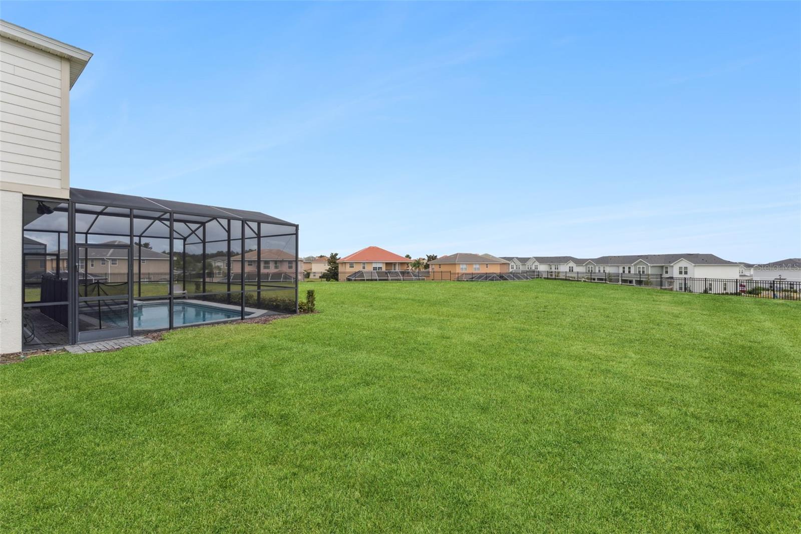 WINDSOR ISLAND RESIDENCE PH 2B - Residential