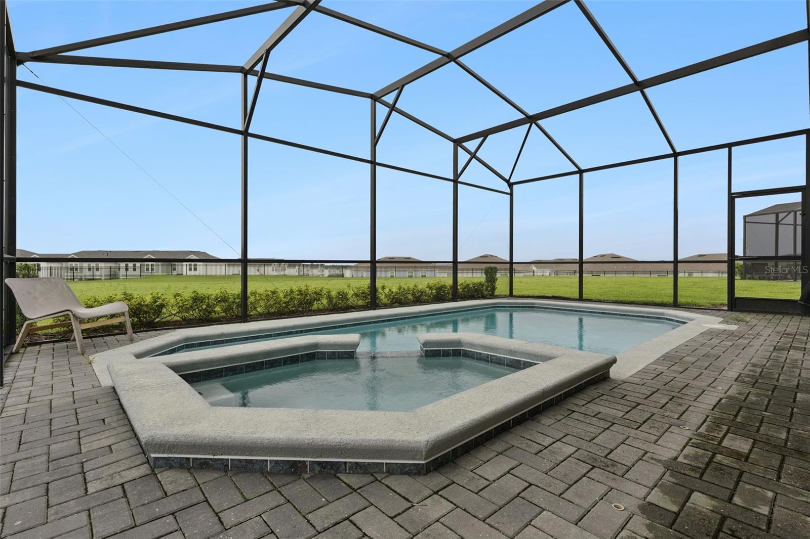WINDSOR ISLAND RESIDENCE PH 2B - Residential