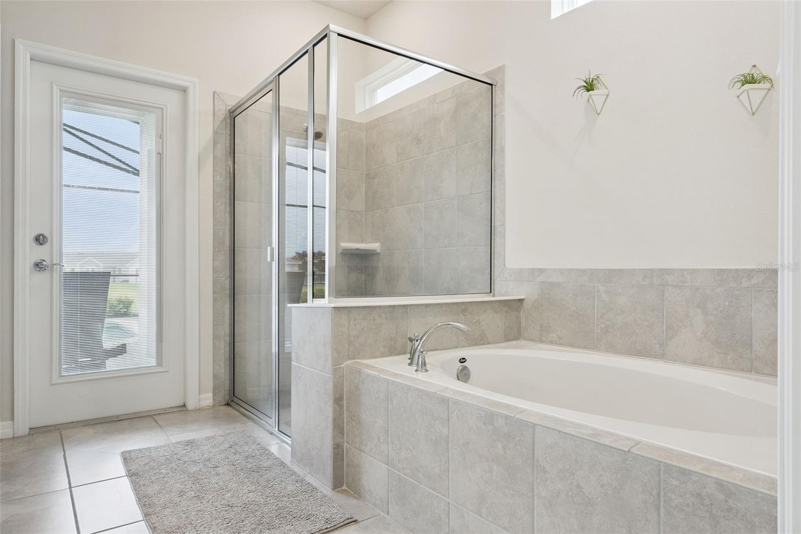 WINDSOR ISLAND RESIDENCE PH 2B - Residential