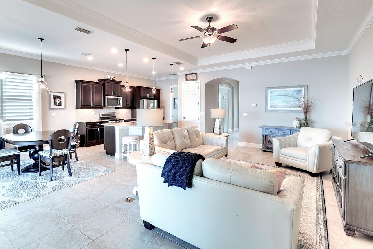 1022 OVERLOOK COURT