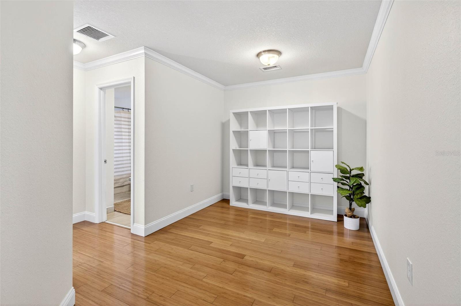 ARLINGTON PARK CONDO - Residential