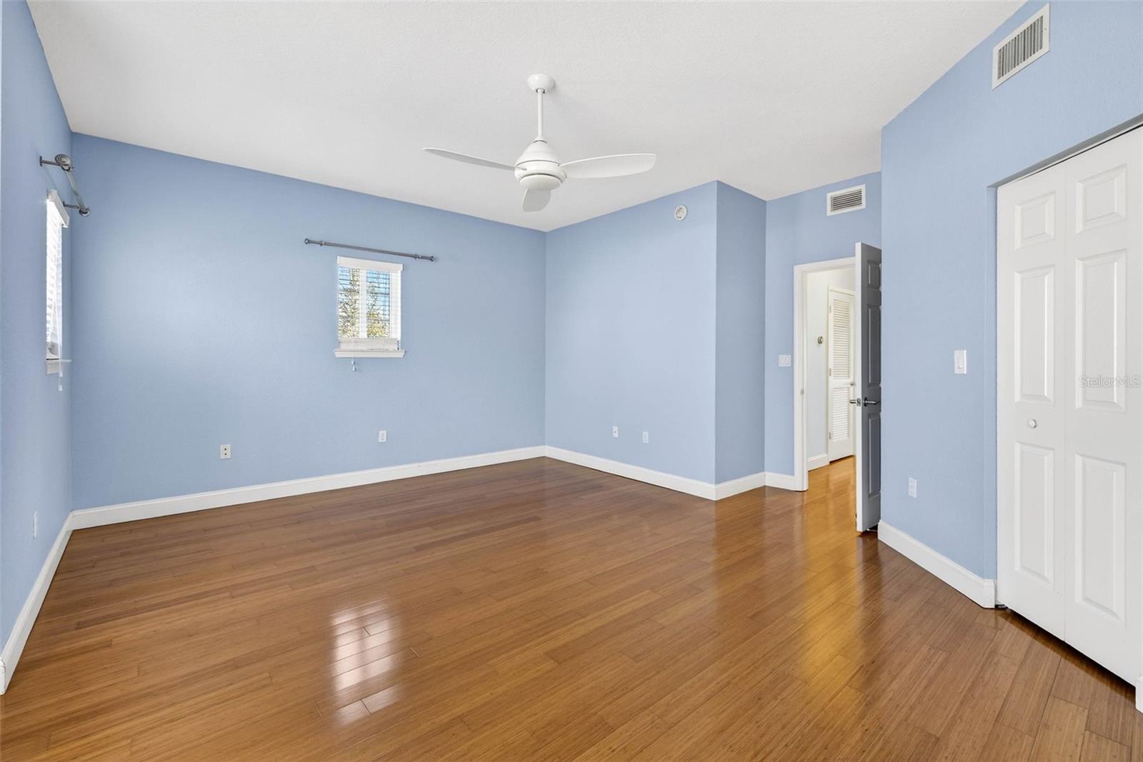 ARLINGTON PARK CONDO - Residential