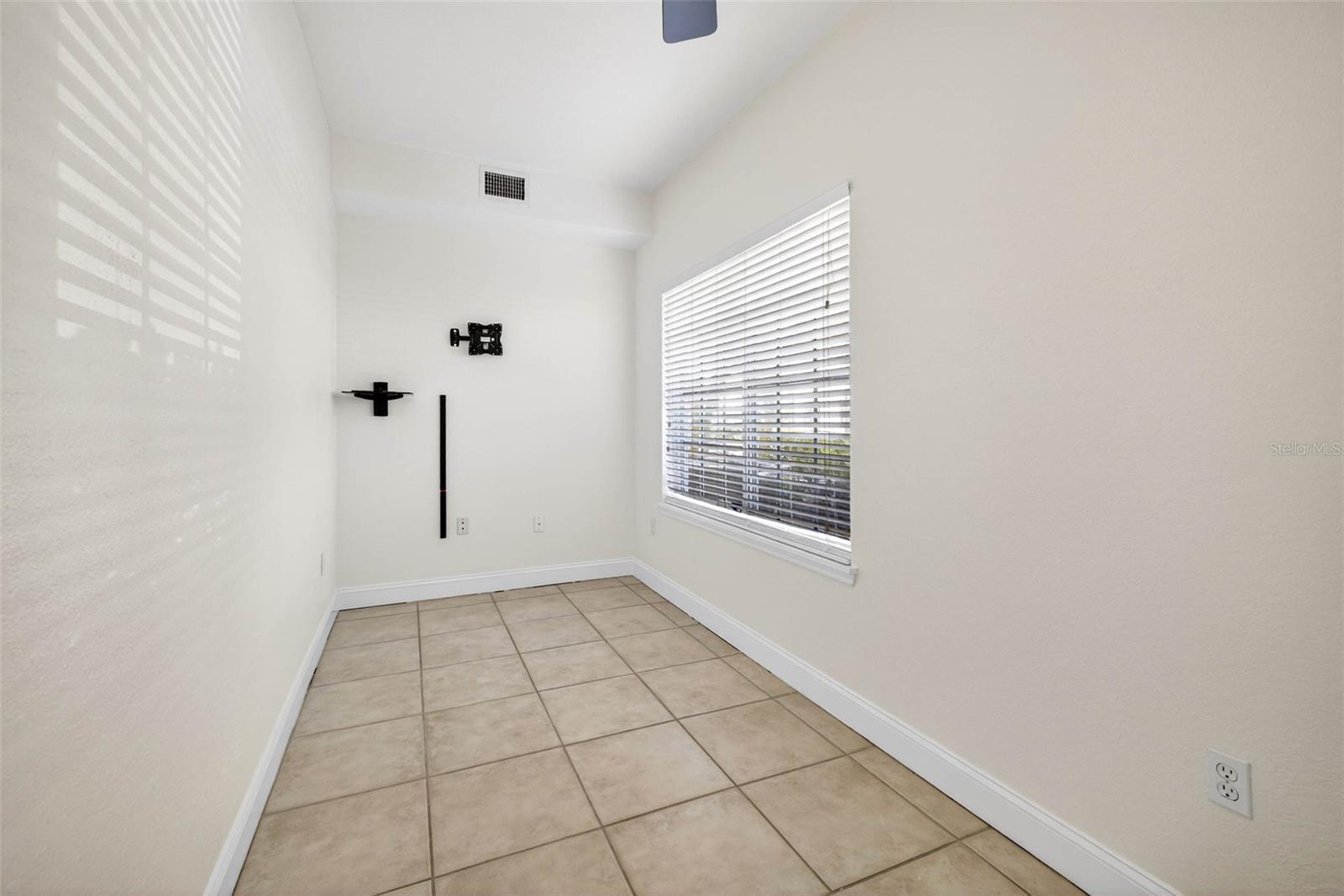 ARLINGTON PARK CONDO - Residential