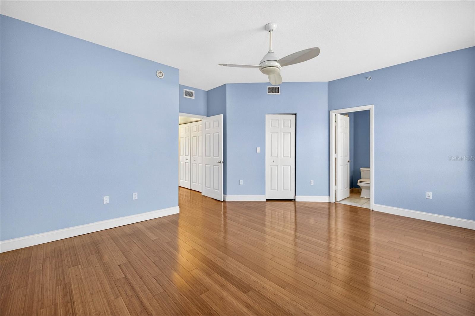 ARLINGTON PARK CONDO - Residential