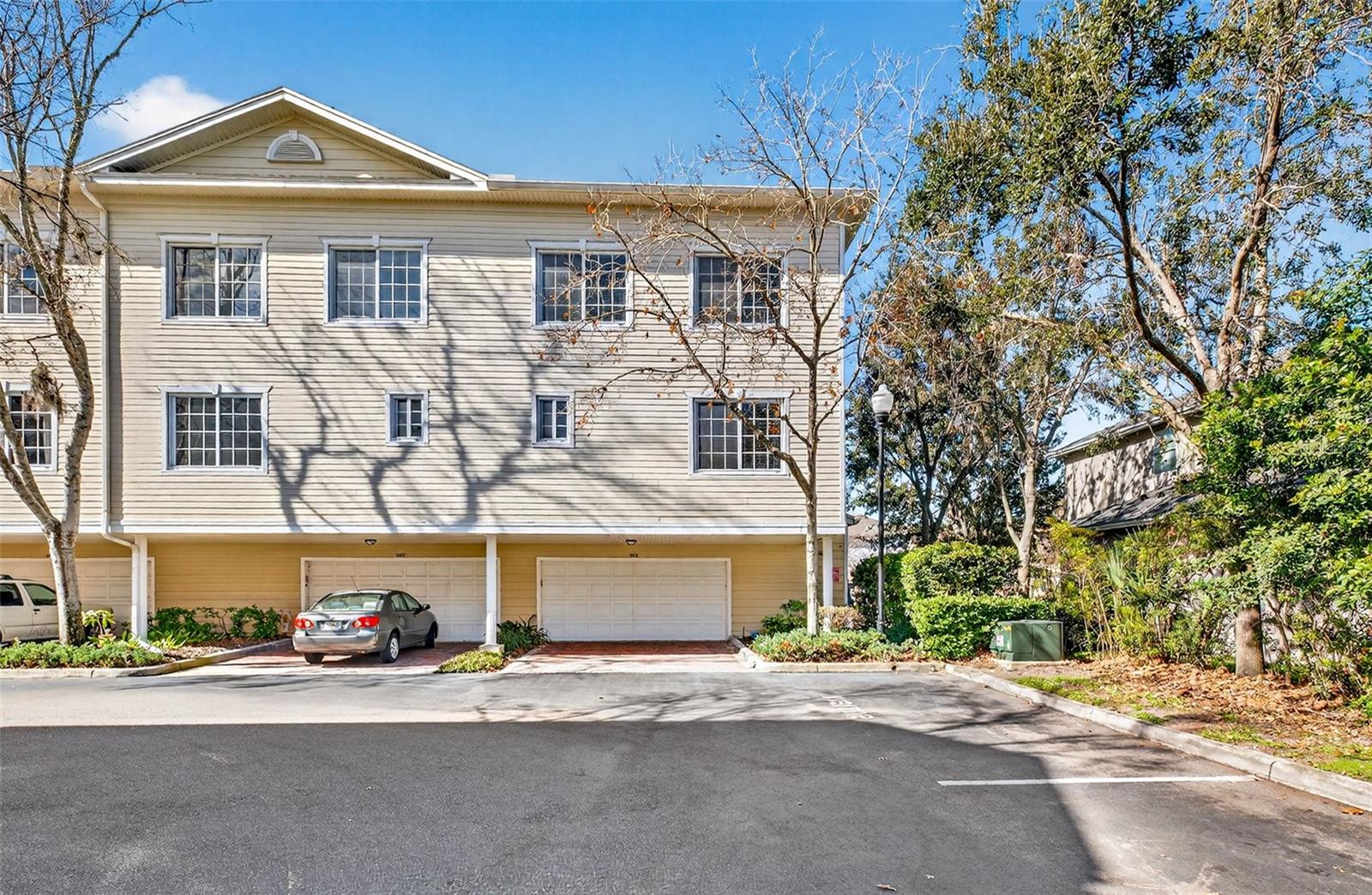 ARLINGTON PARK CONDO - Residential