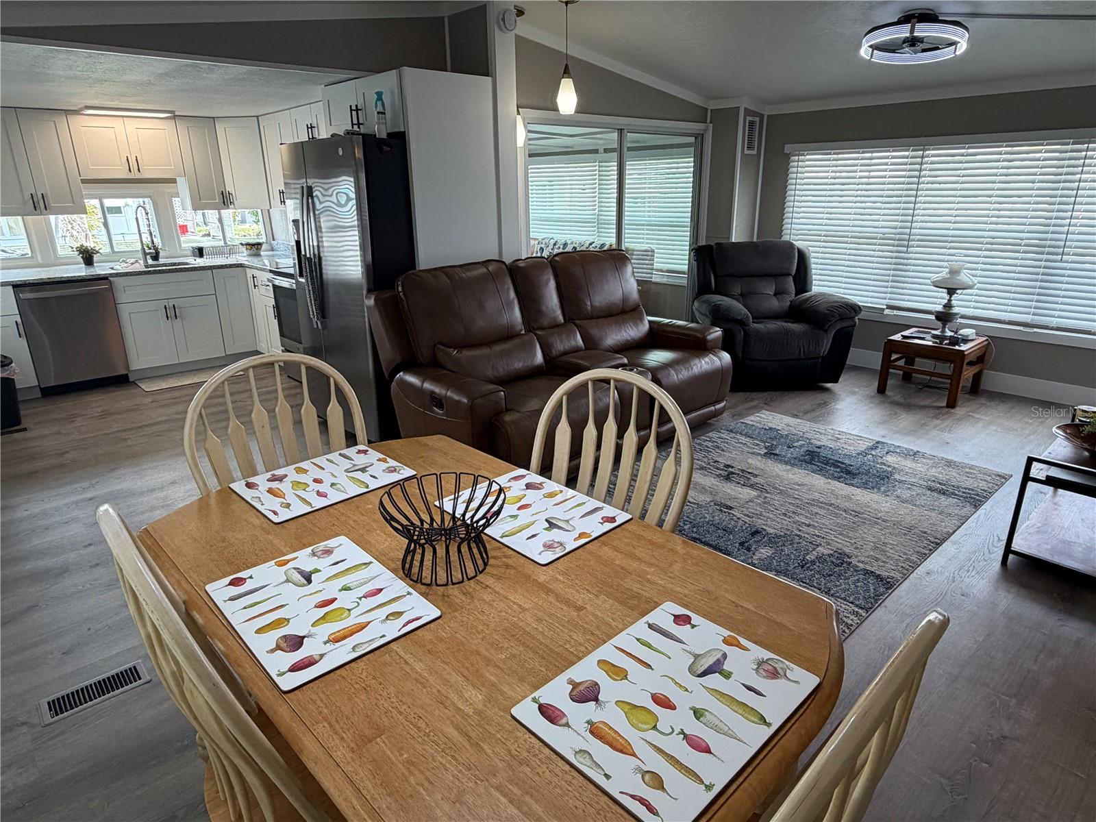 TRI-PAR ESTATES - Residential