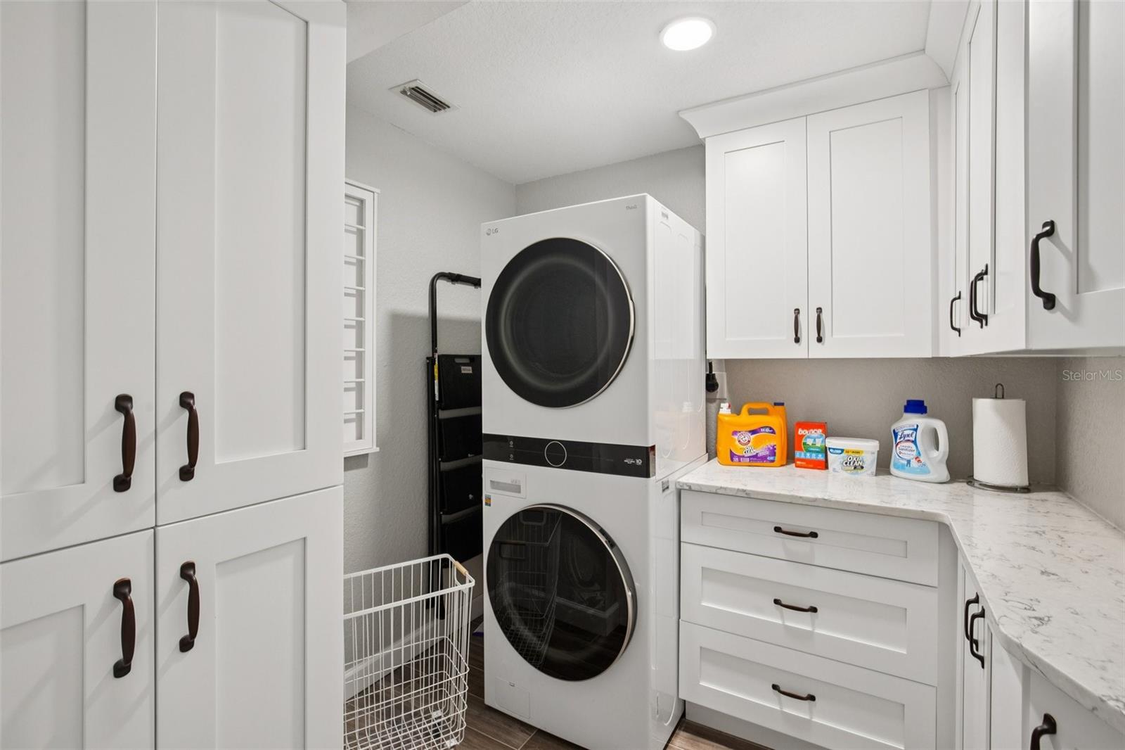 LAKE TARPON ESTATES - Residential