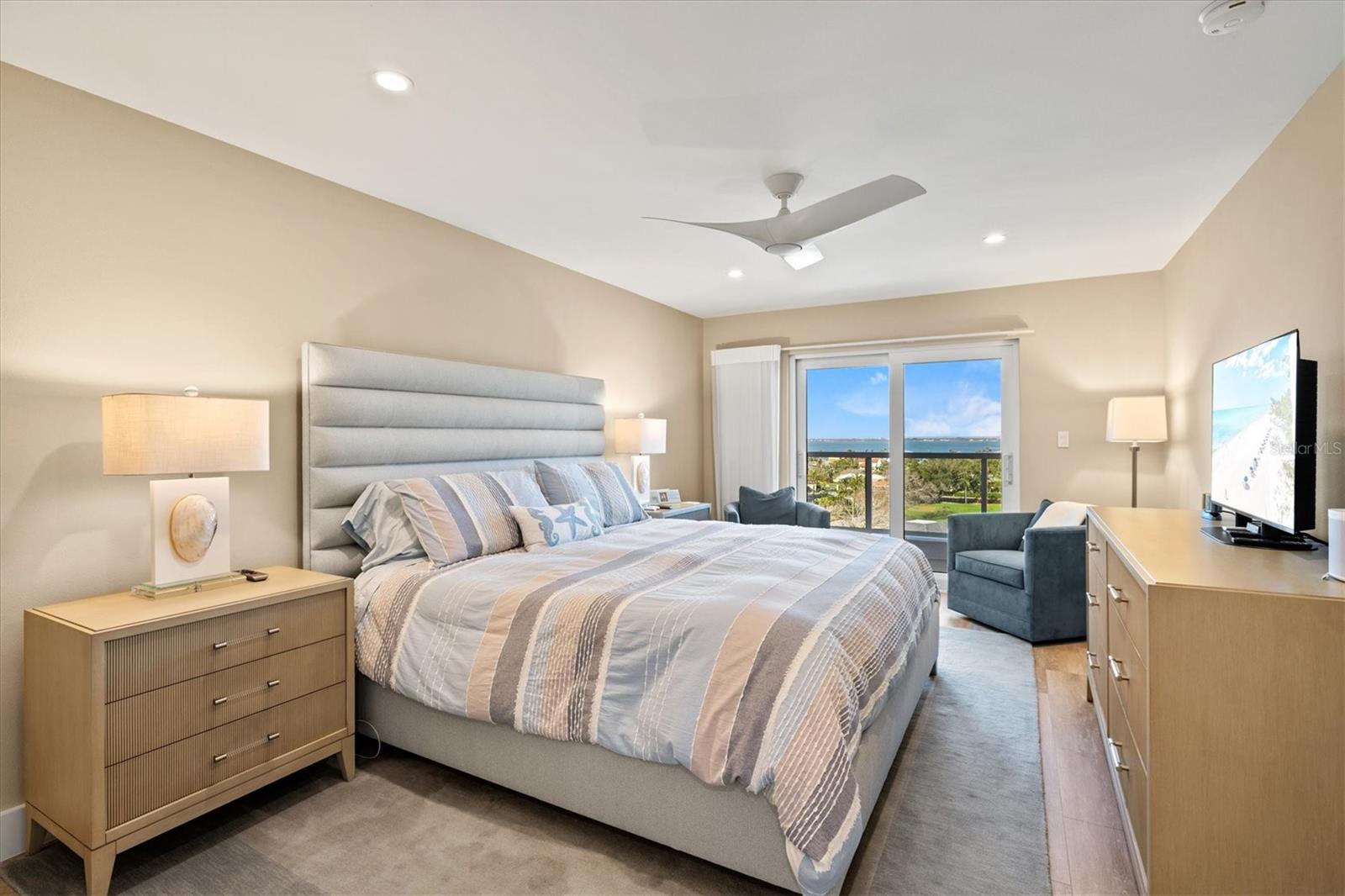 PRIVATEER NORTH - Residential