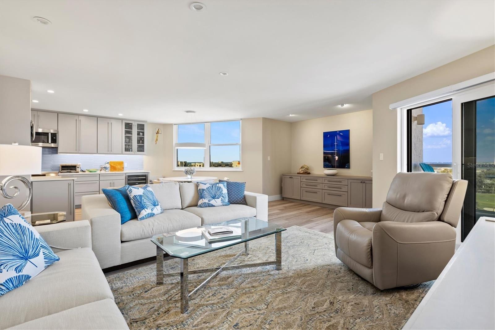 PRIVATEER NORTH - Residential