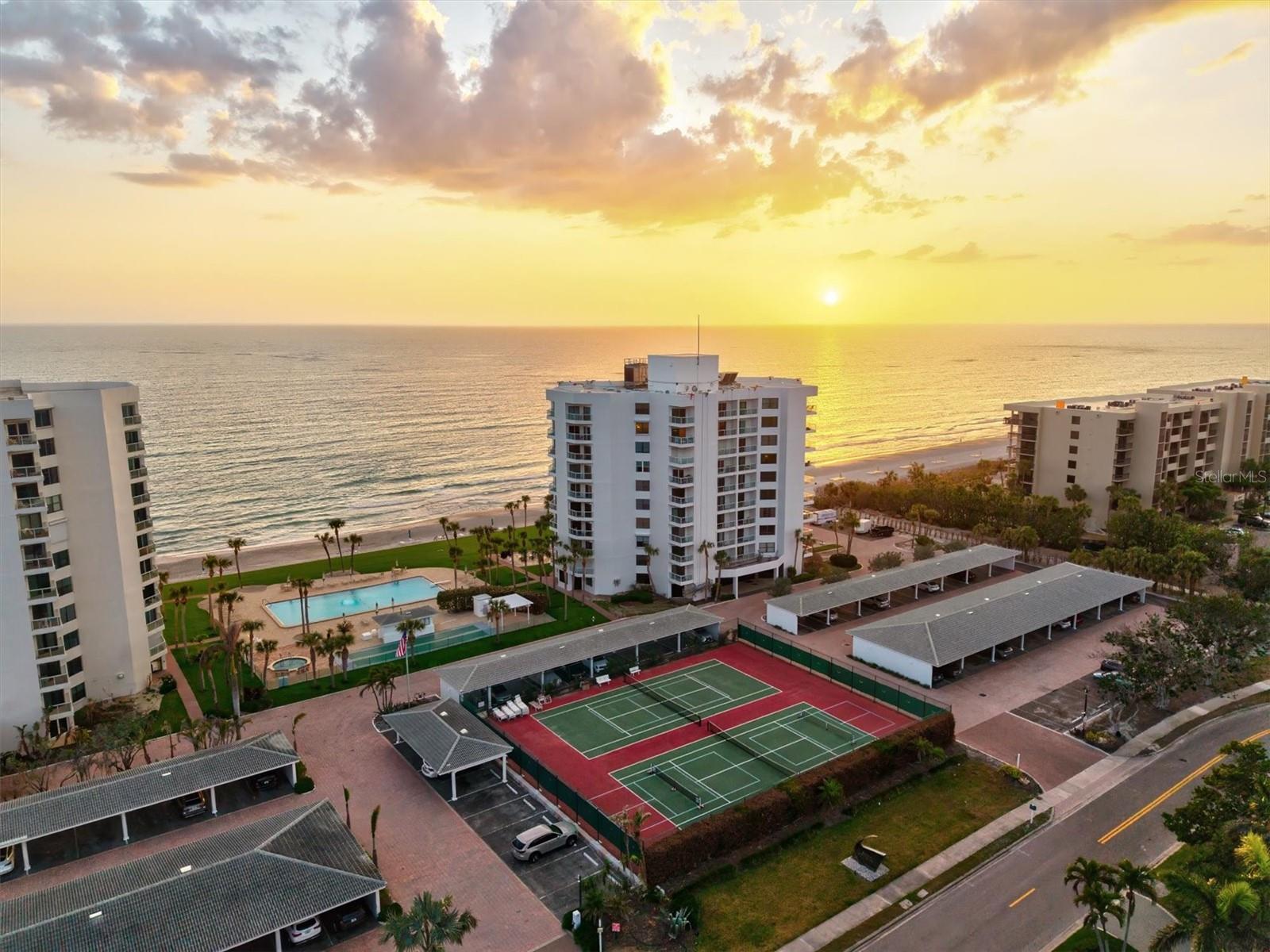 PRIVATEER NORTH - Residential