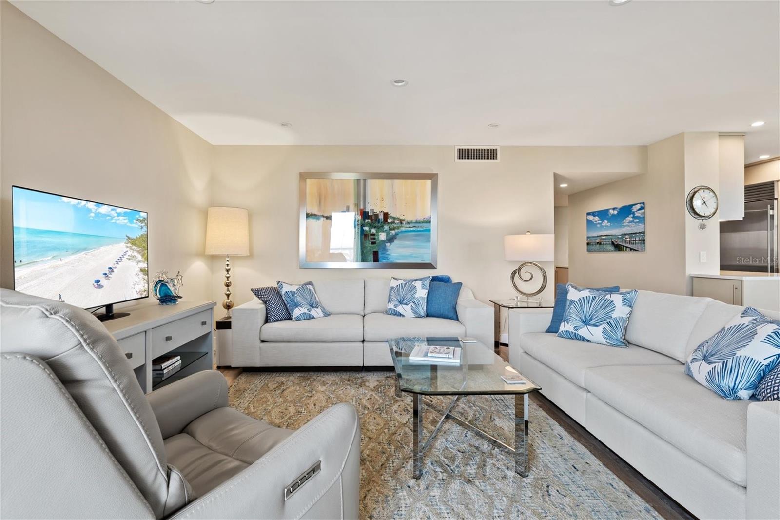 PRIVATEER NORTH - Residential