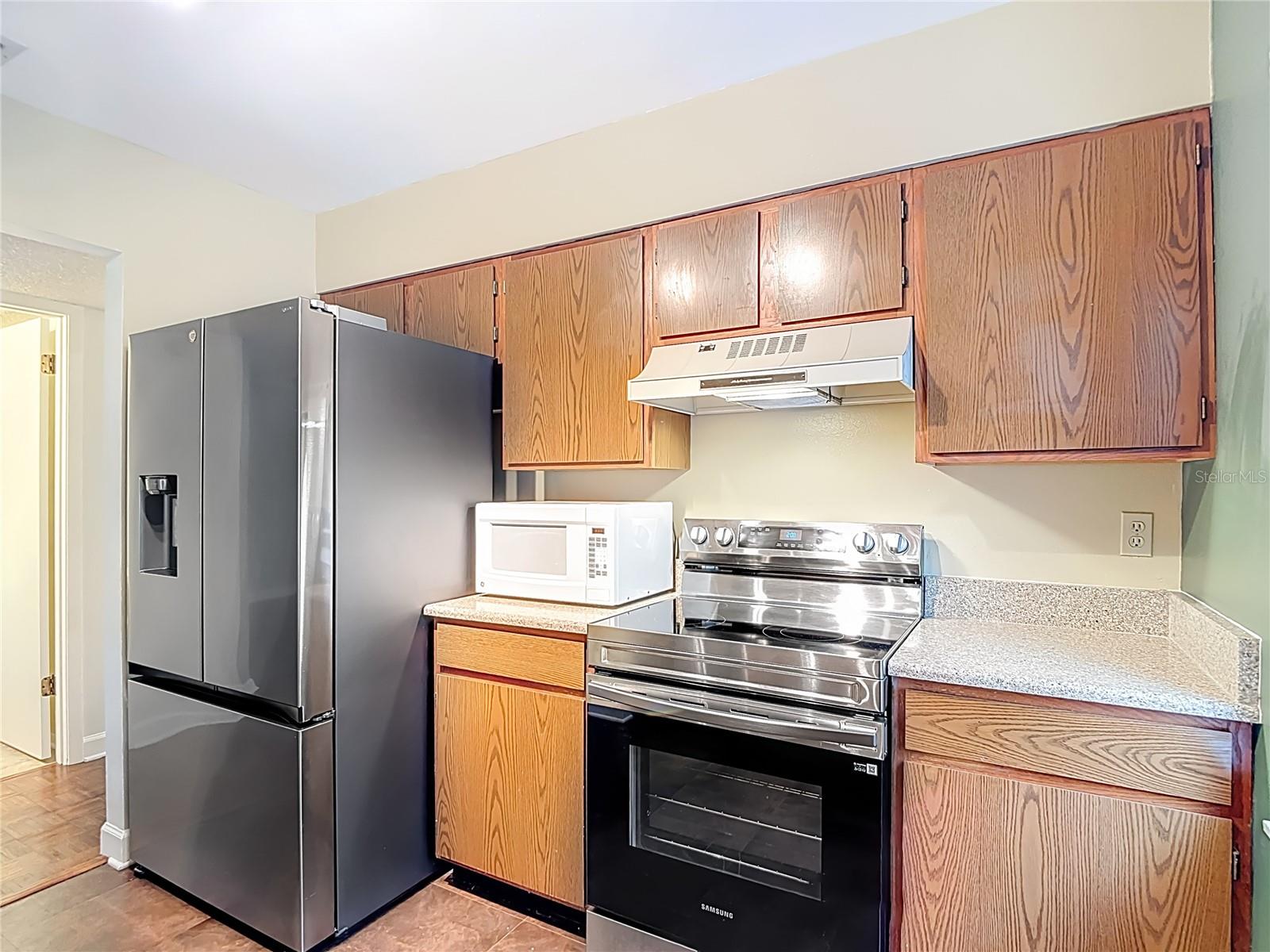 LE CLARE SHORES - Residential