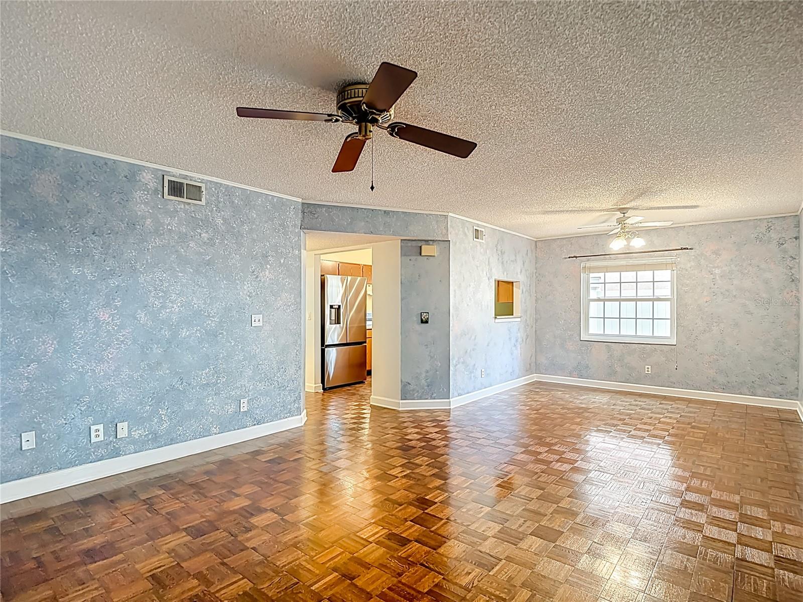 LE CLARE SHORES - Residential