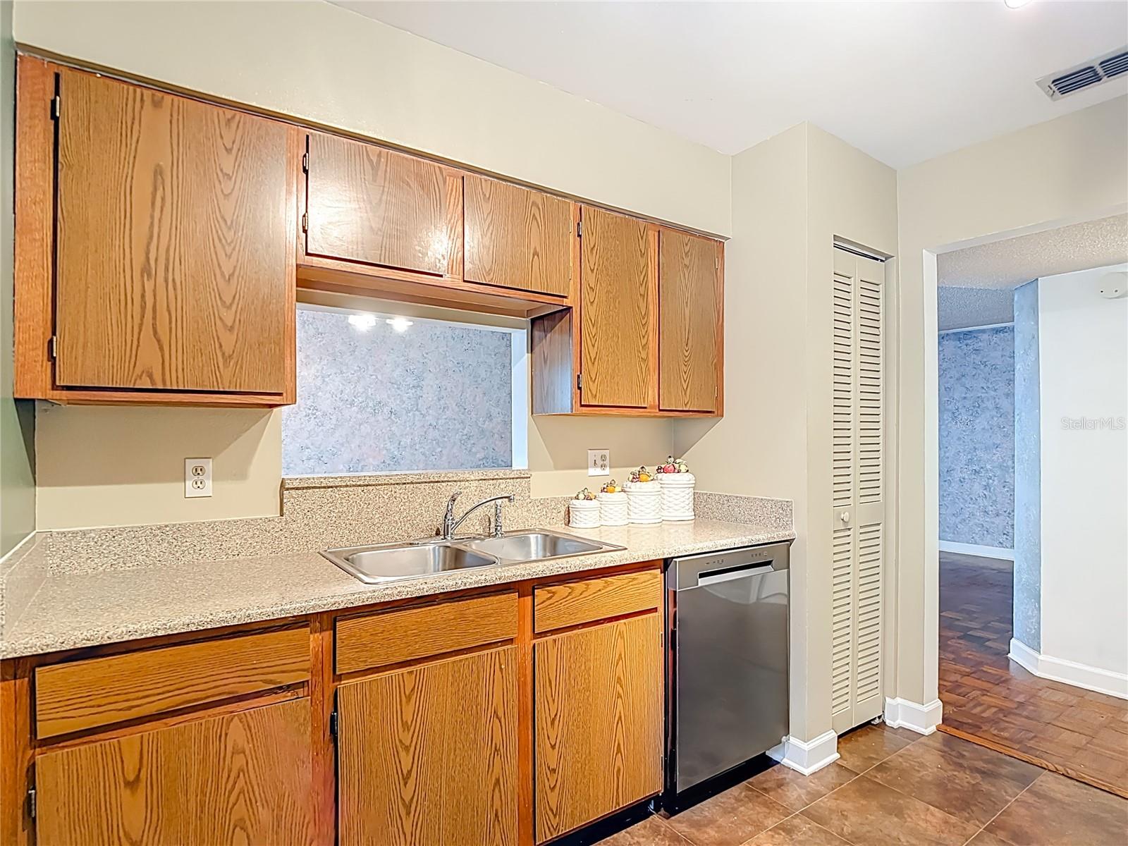 LE CLARE SHORES - Residential