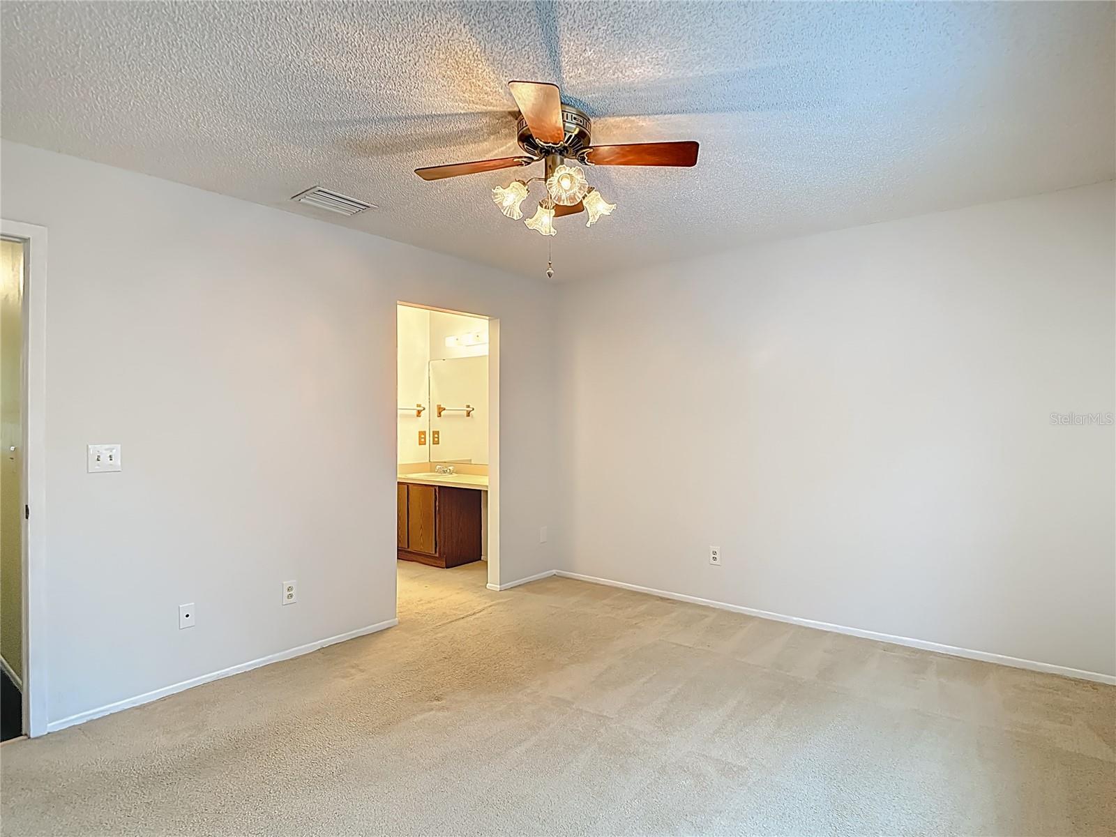 LE CLARE SHORES - Residential