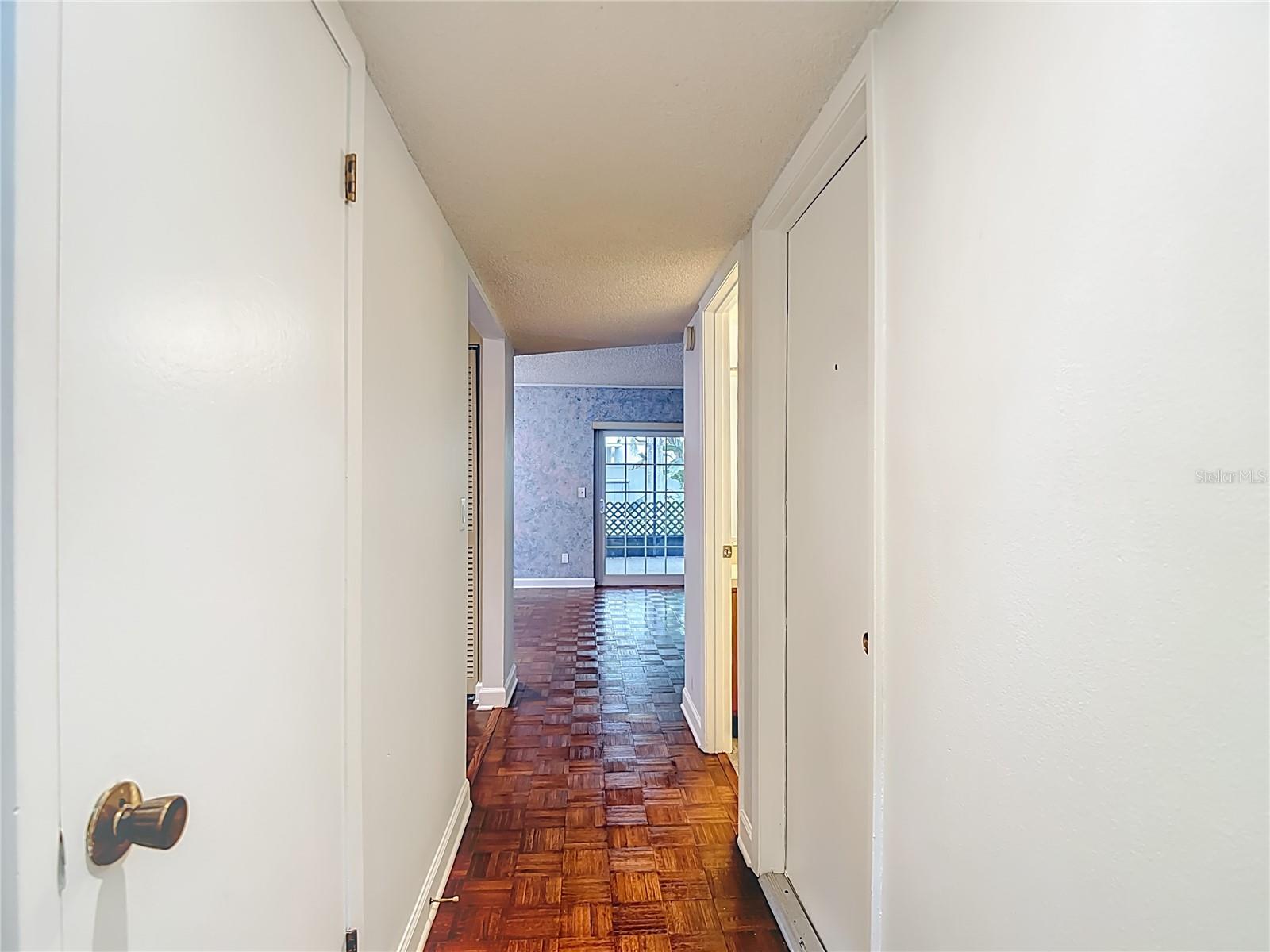 LE CLARE SHORES - Residential