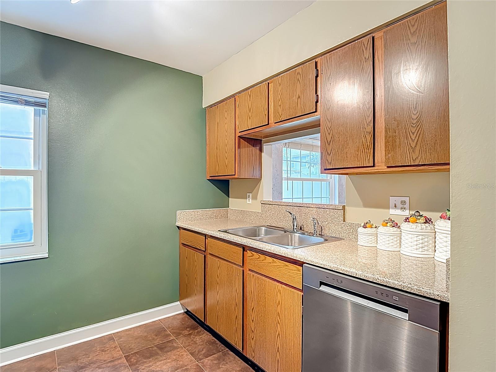 LE CLARE SHORES - Residential